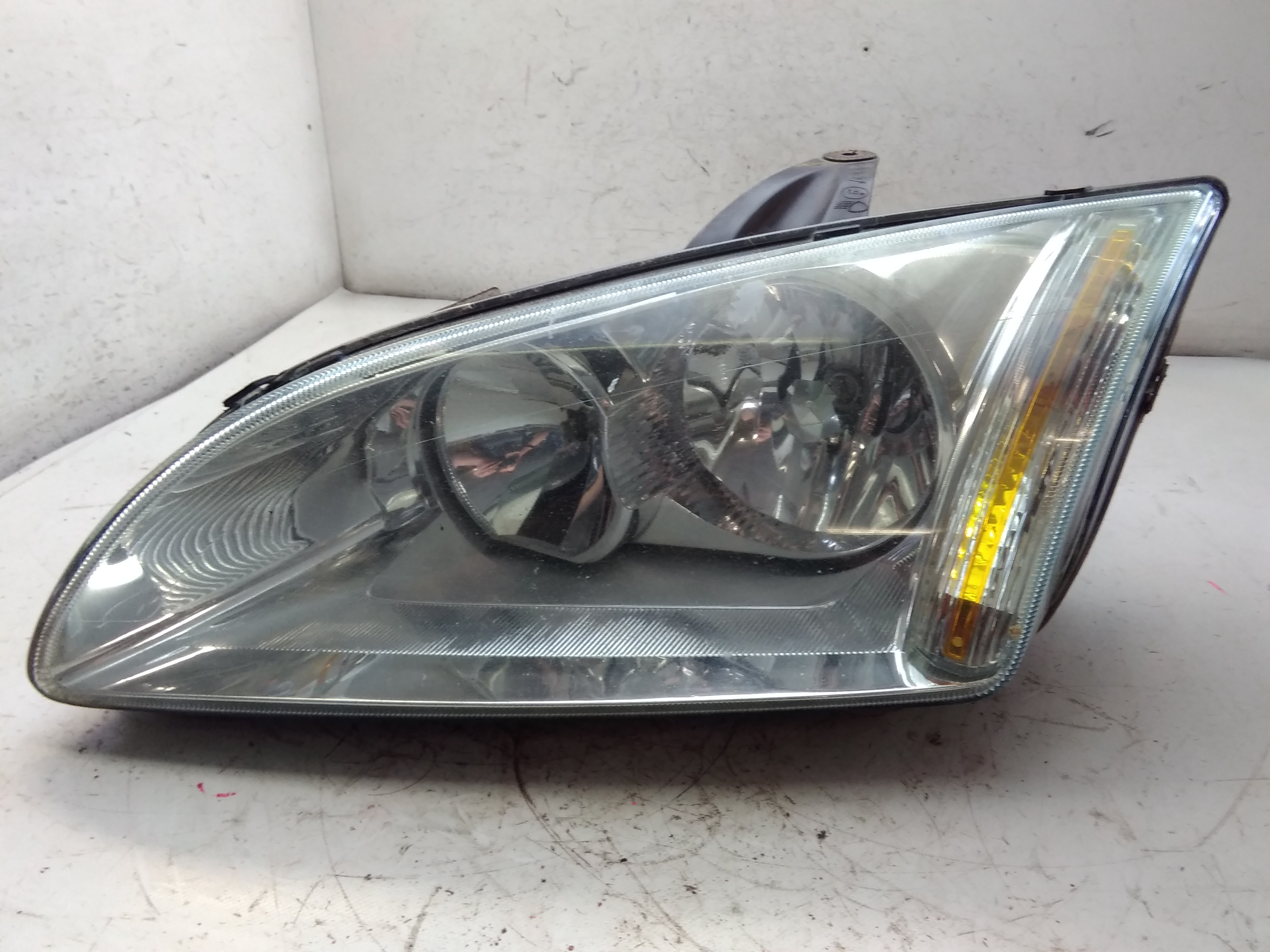 Ford Focus 2 Bj.2007 original Scheinwerfer vorn links Halogen