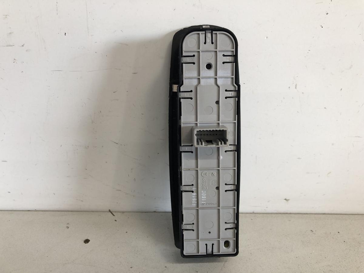 Renault Laguna III original Fensterheberschalter vorn links 809610006R Bj 2010