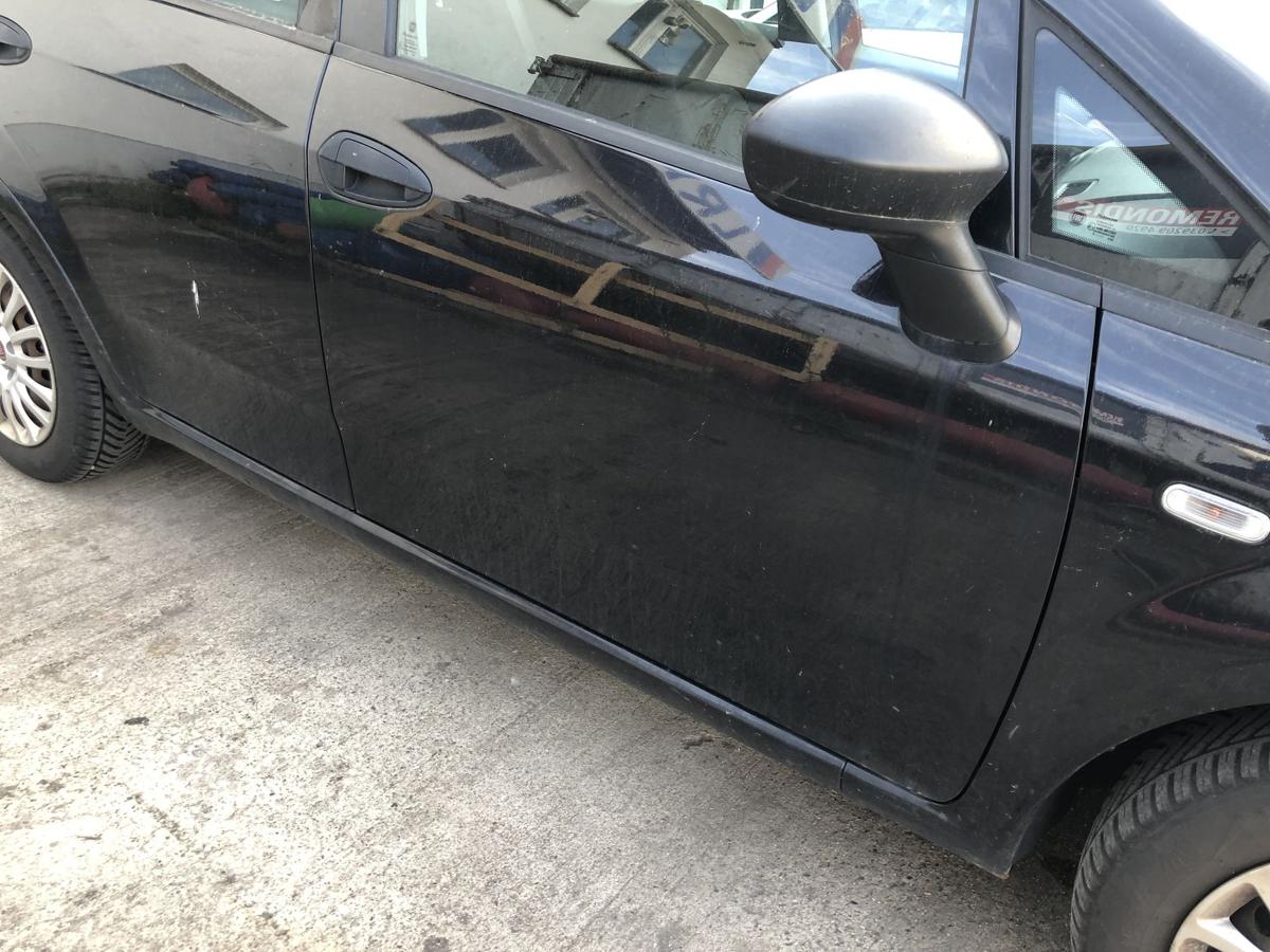 Fiat Punto EVO 199 T&uuml;r vorn rechts Beifahrer 5 t&uuml;rer Roh 876 Nero Mille Miglia
