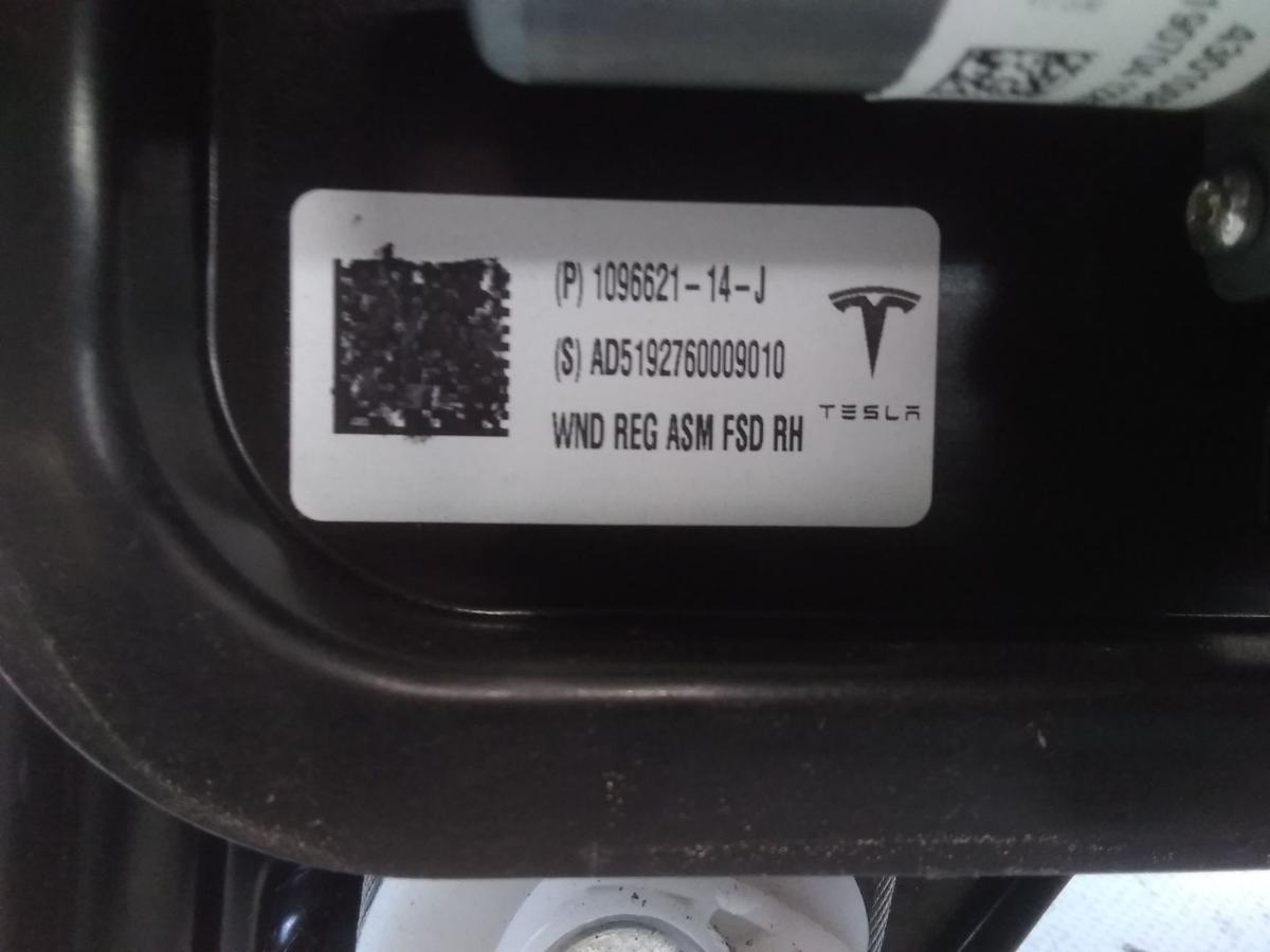 Tesla Model 3 original Fensterheber vorn rechts elektrisch 1096621-14-J BJ2019