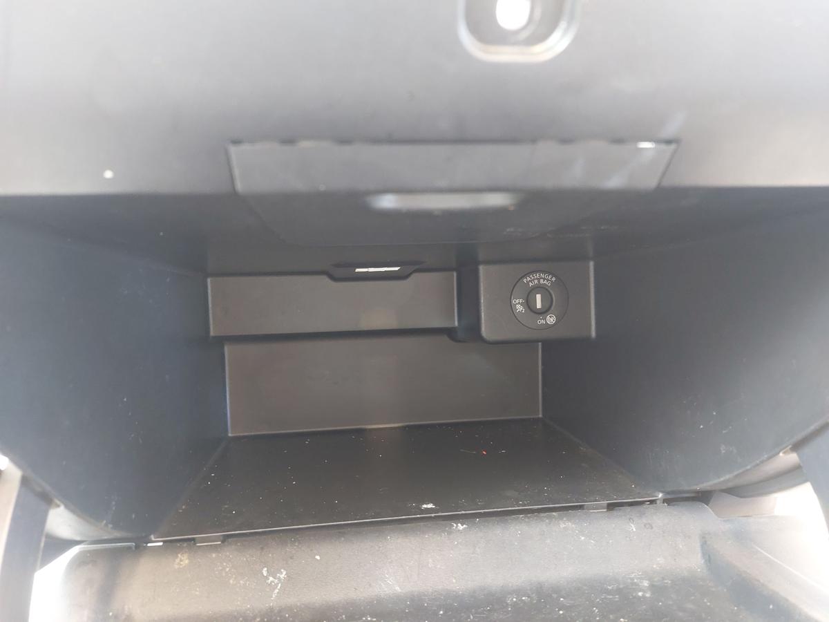 Nissan Pulsar C13M Handschuhfach Schalttafelkasten Handschuhkasten