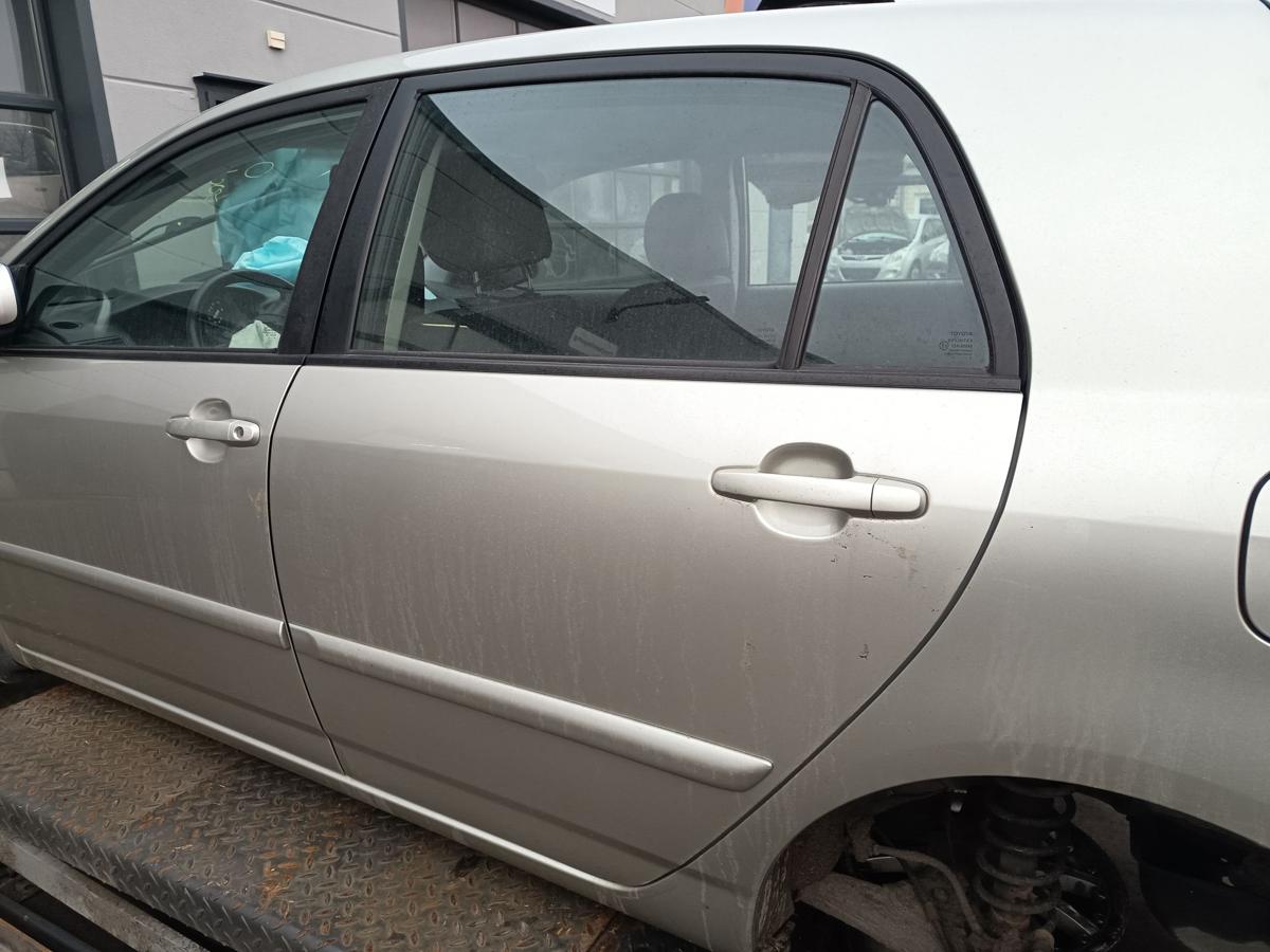 Toyota Corolla E12 original T&uuml;r hinten links 1C0 Silber Baujahr 2006