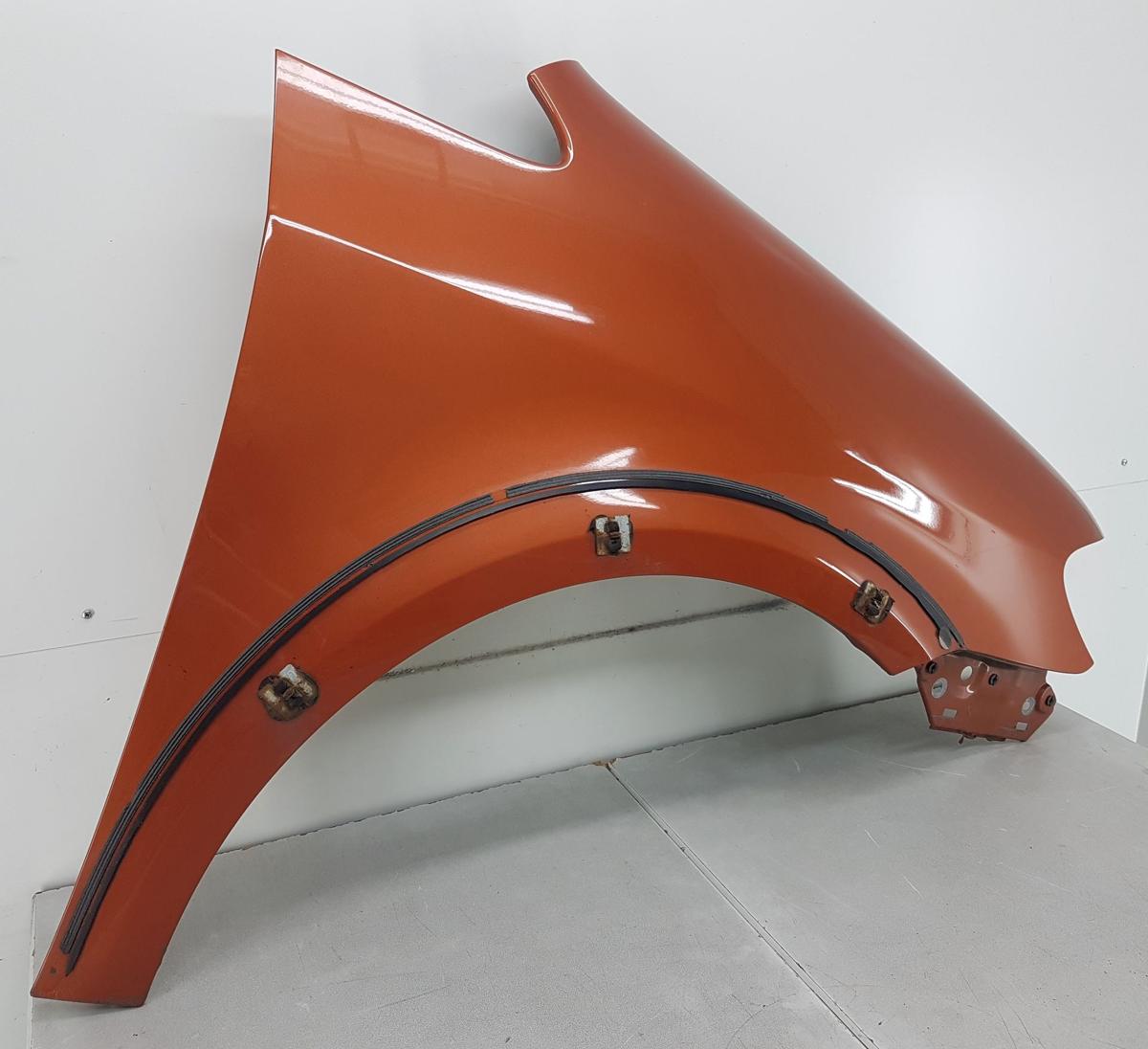 VW Cross Touran 1T Kotlügel rechts in LA3U Red Rock Met Bj2007