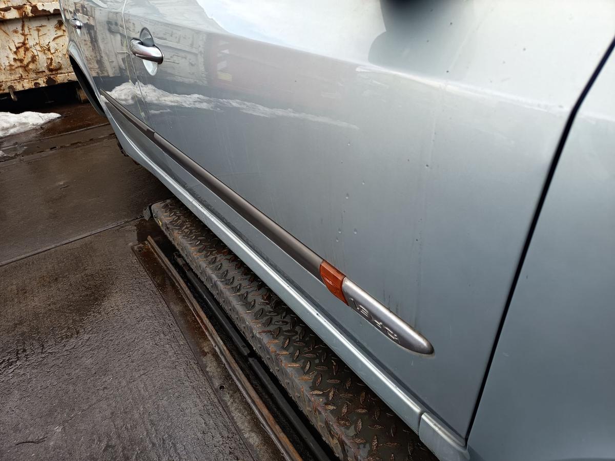 Renault Laguna II original T&uuml;r vorn rechts Beifahrer B64 Granitsilber Bj 2001