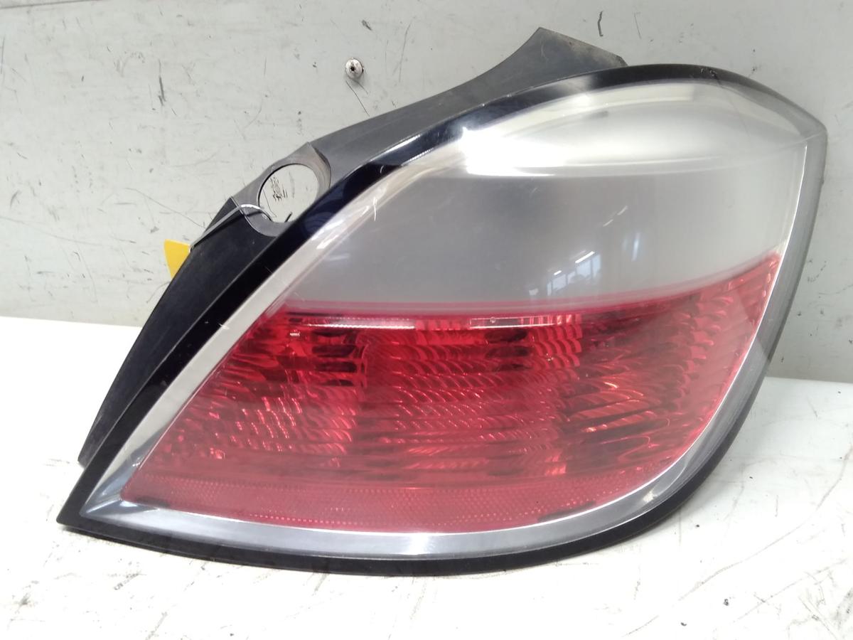 Opel Astra H original R&uuml;ckleuchte Schlussleuchte rechts 5t&uuml;rig Flie&szlig;heck BJ2005