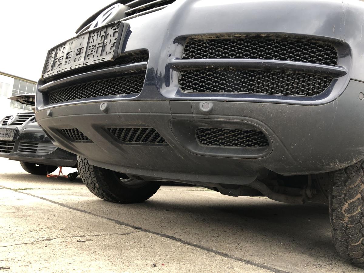 VW Touareg 7L Sto&szlig;f&auml;nger vorn Frontsch&uuml;rze mit PDC K&uuml;hlergrill LA5G Perlblau