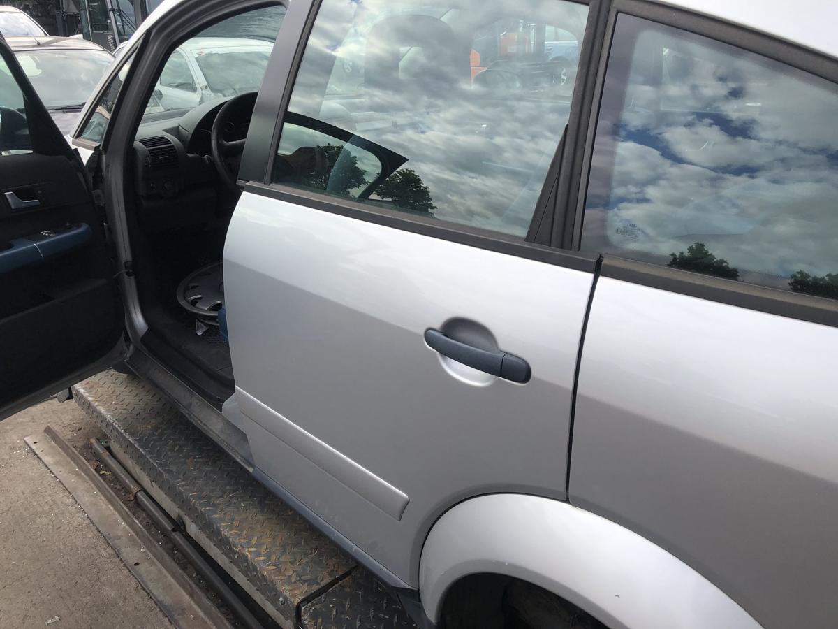 Audi A2 original Tür hinten links Fond Y7W Lichtsilber Bj 2001