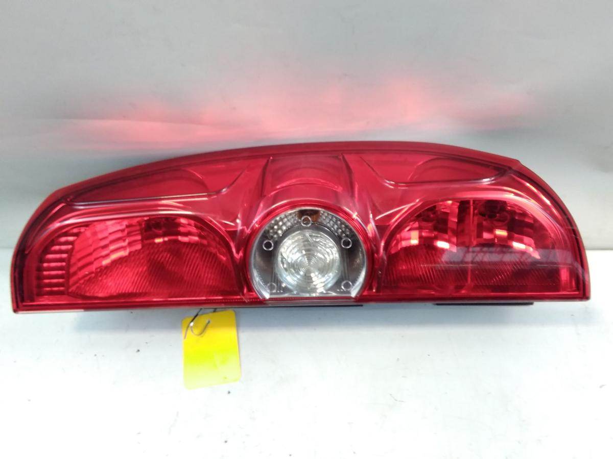 Opel Combo D Kasten original R&uuml;ckleuchte Heckleuchte rechts Bj2014 f&uuml;r Fl&uuml;gelt&uuml;r