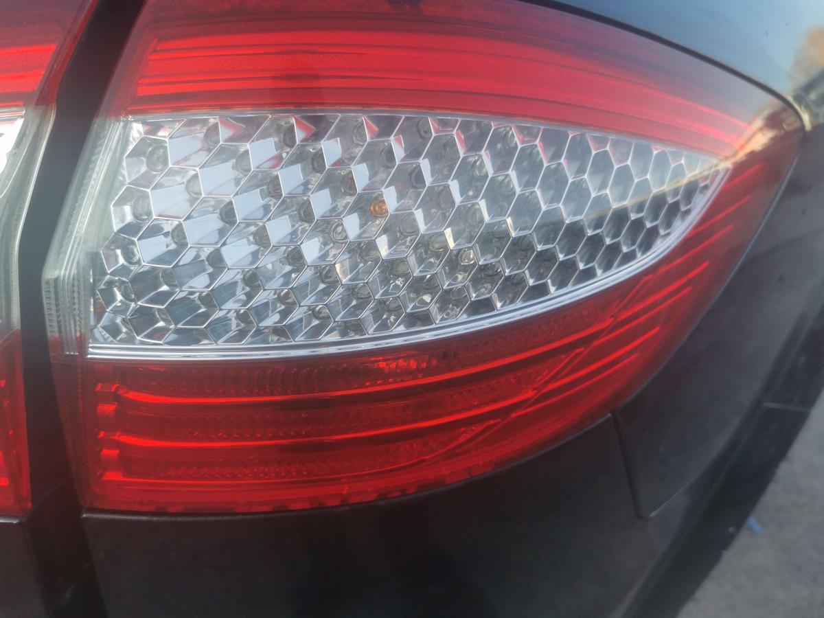 Ford Mondeo BA7 Kombi R&uuml;ckleuchte Schlussleuchte R&uuml;cklicht aussen rechts bis 10