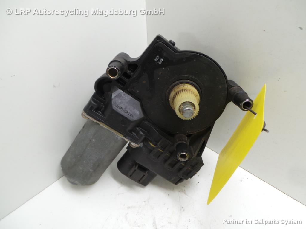 Audi A6 4B Avant Bj.01 Fensterhebermotor hinten links BOSCH 0130821784