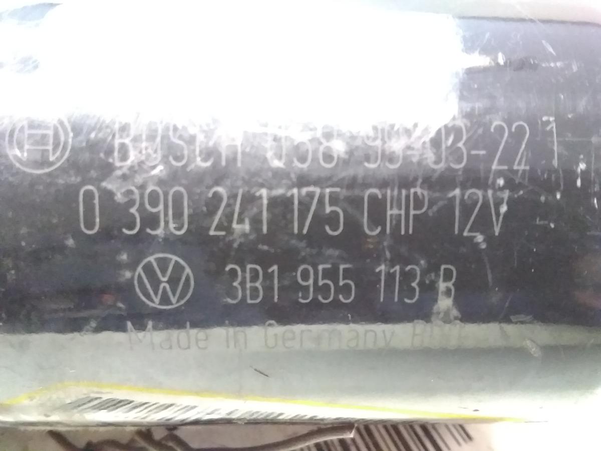 VW Passat 3B Variant original Wischermotor vorn 3B1955113B 0390241175 BJ1998