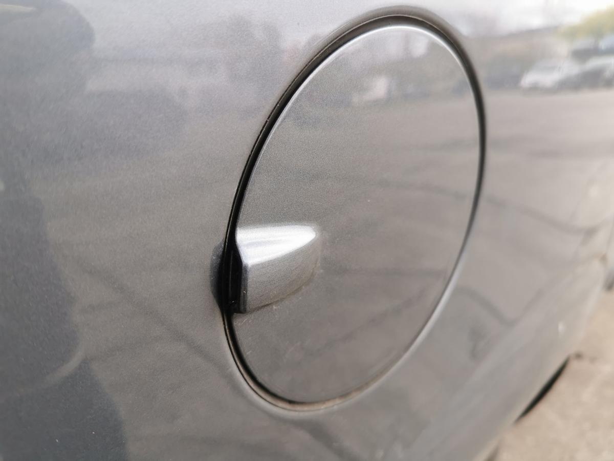 Opel Zafira B Tankklappe Tankdeckel Tankverschluss Z155 Moonland grau met