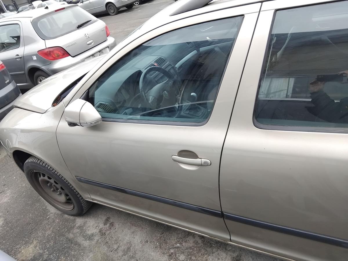 Skoda Octavia 2 1Z T&uuml;r vorn links Fahrert&uuml;r LF8F saharabeigemetallic BJ2005