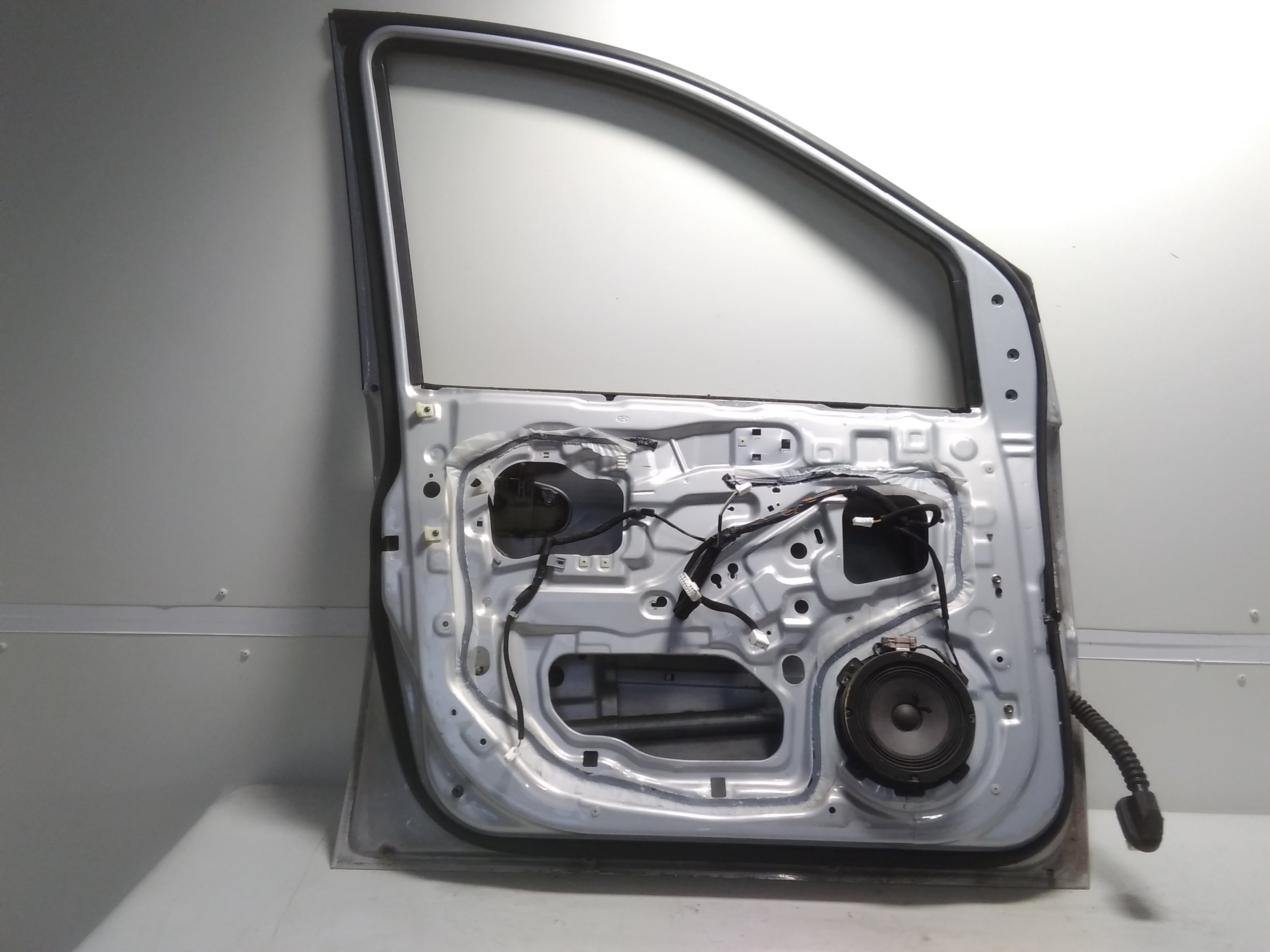 Hyundai Matrix FC Bj.2005 original Tür vorn links Milky Silver SJ Rohbau
