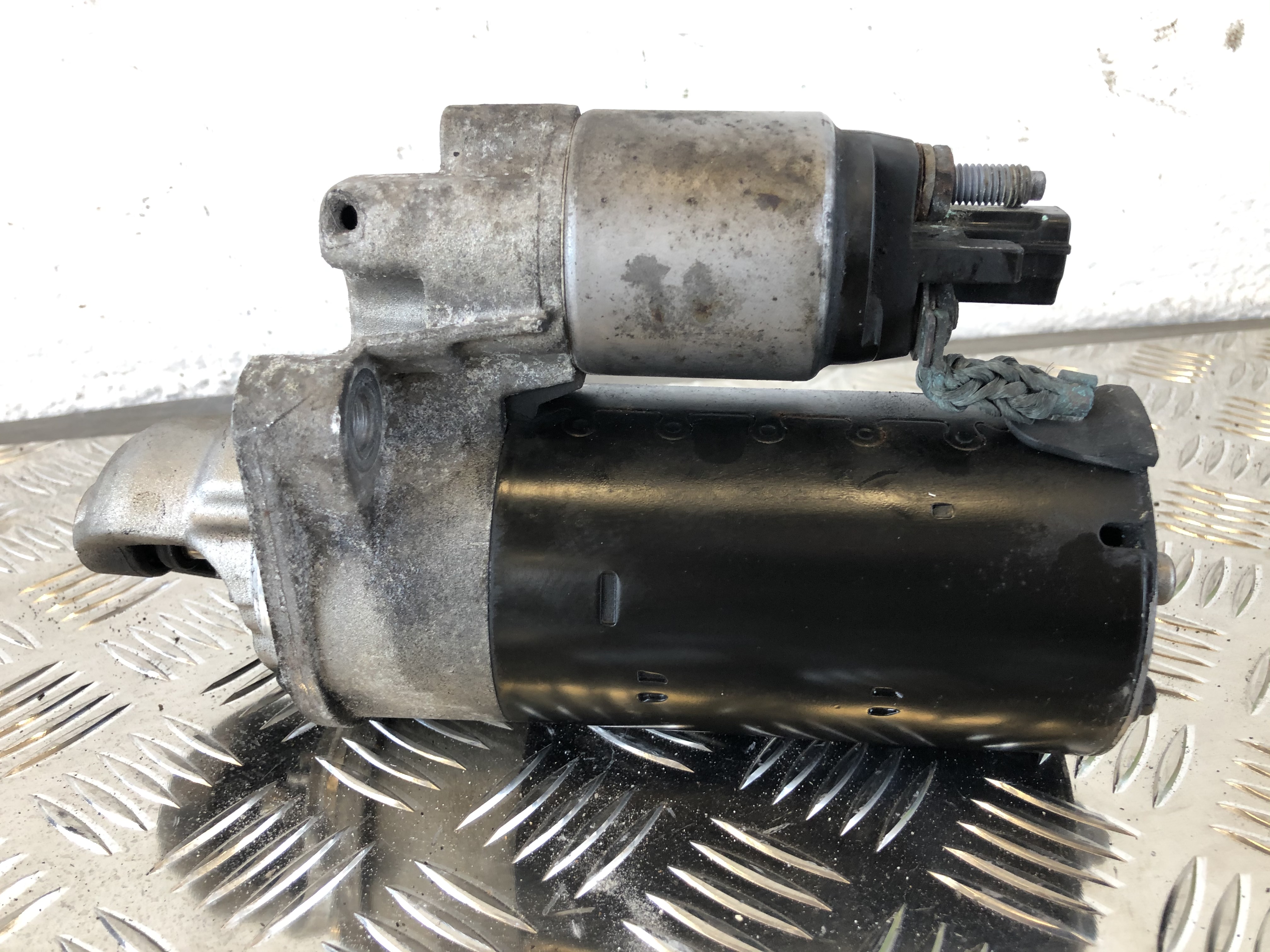 Audi A6 4F Anlasser Starter 6 Gang Schalter 2.7TDI 059911024 Bj 07