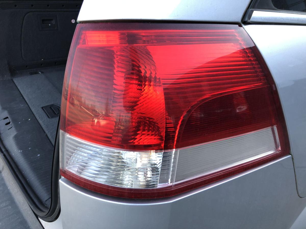 Opel Vectra C Caravan bis05 R&uuml;ckleuchte au&szlig;en rechts Ecke Heckleuchte Kombi