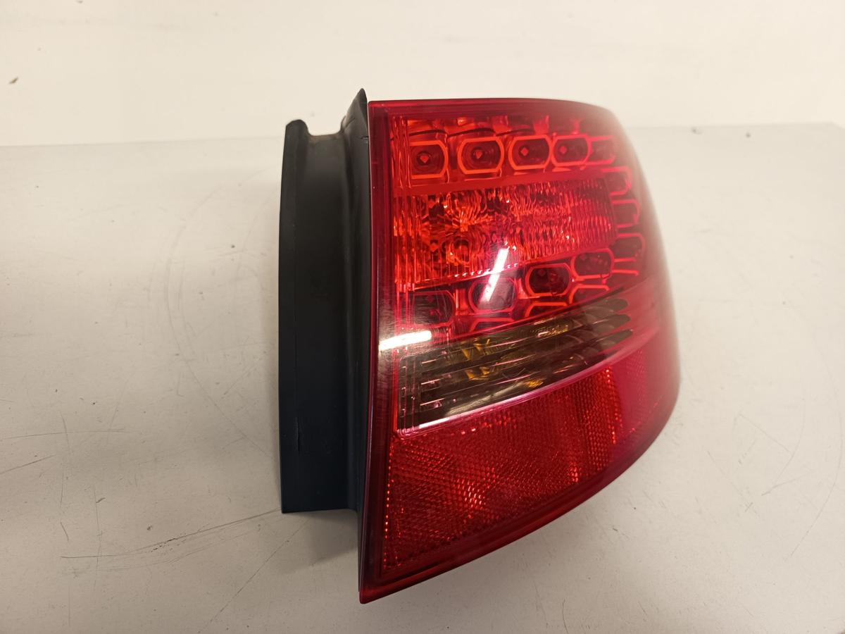 Audi A6 4F Avant Bj 2006 original Rück-Schluss-Heckleuchte rechts Beifahrer LED