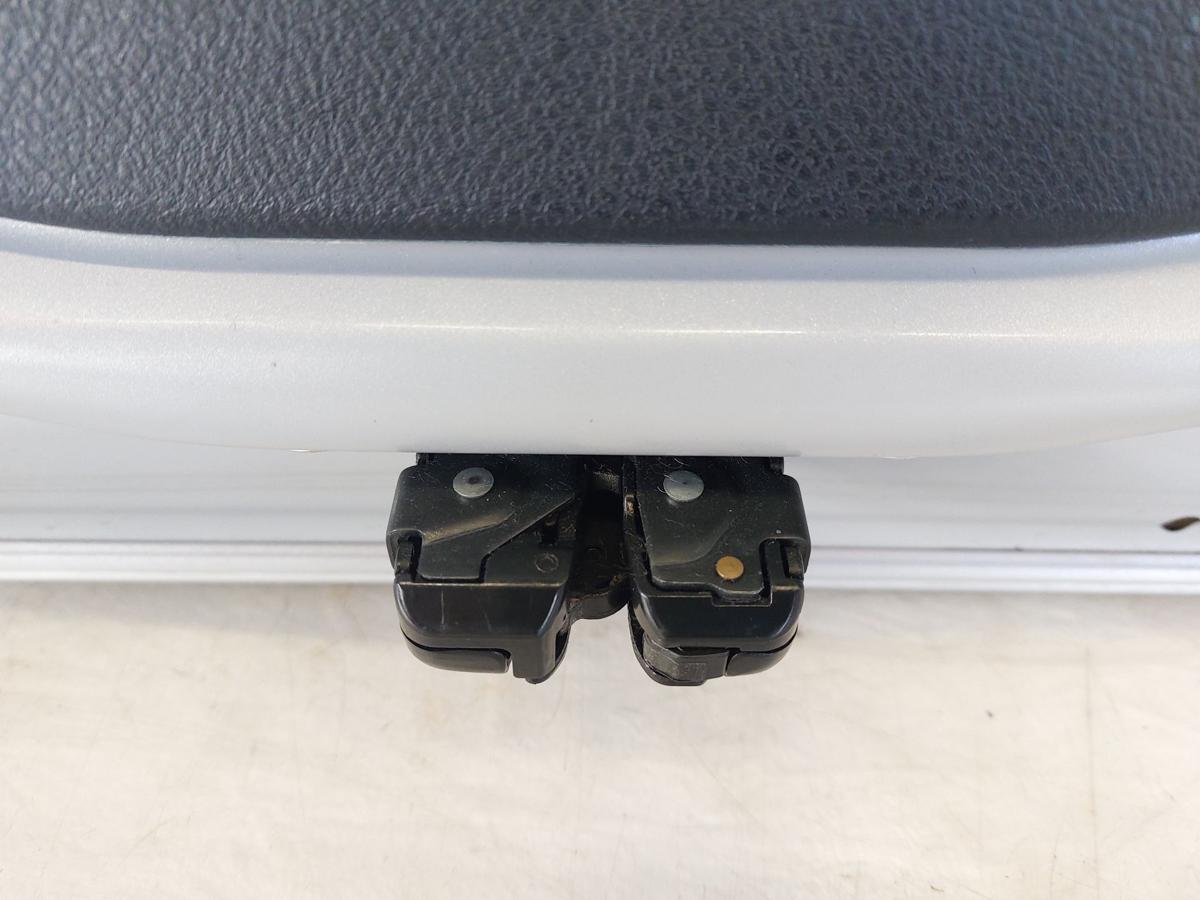 Toyota Yaris XP13 Heckklappe mit Heckscheibe 5 t&uuml;rer silbermetallic 1F7