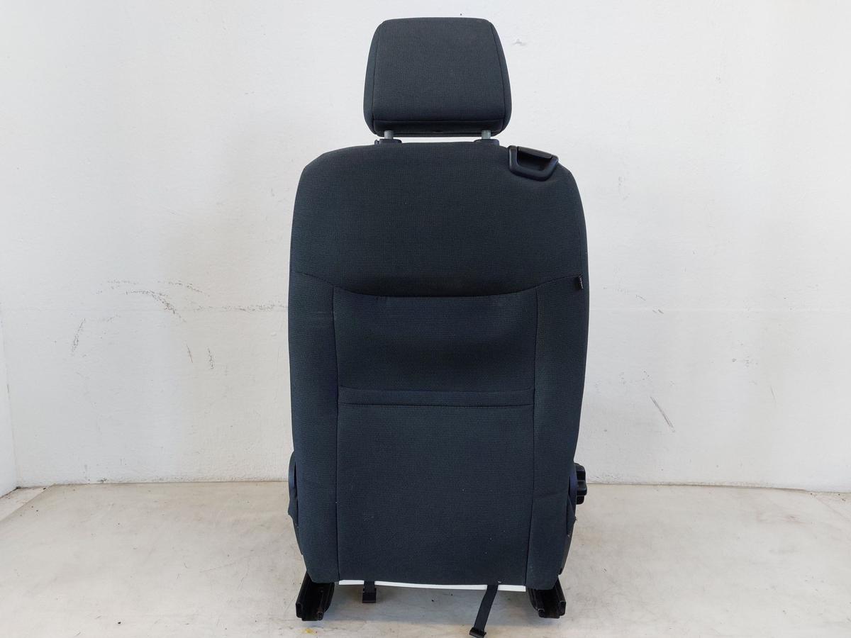 Ford Fiesta JA8 Sitz vorn rechts Beifahrersitz f&uuml;r 3 t&uuml;rer Stoffsitz Autositz