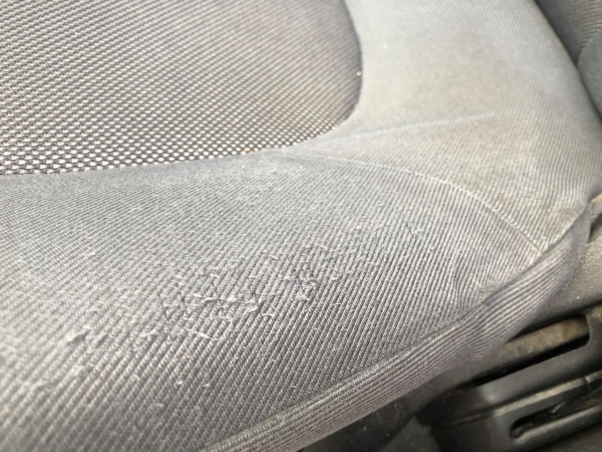 Fiat Bravo 198 Sitz vorn links Fahrersitz Stoff mit Muster ohne Heizung