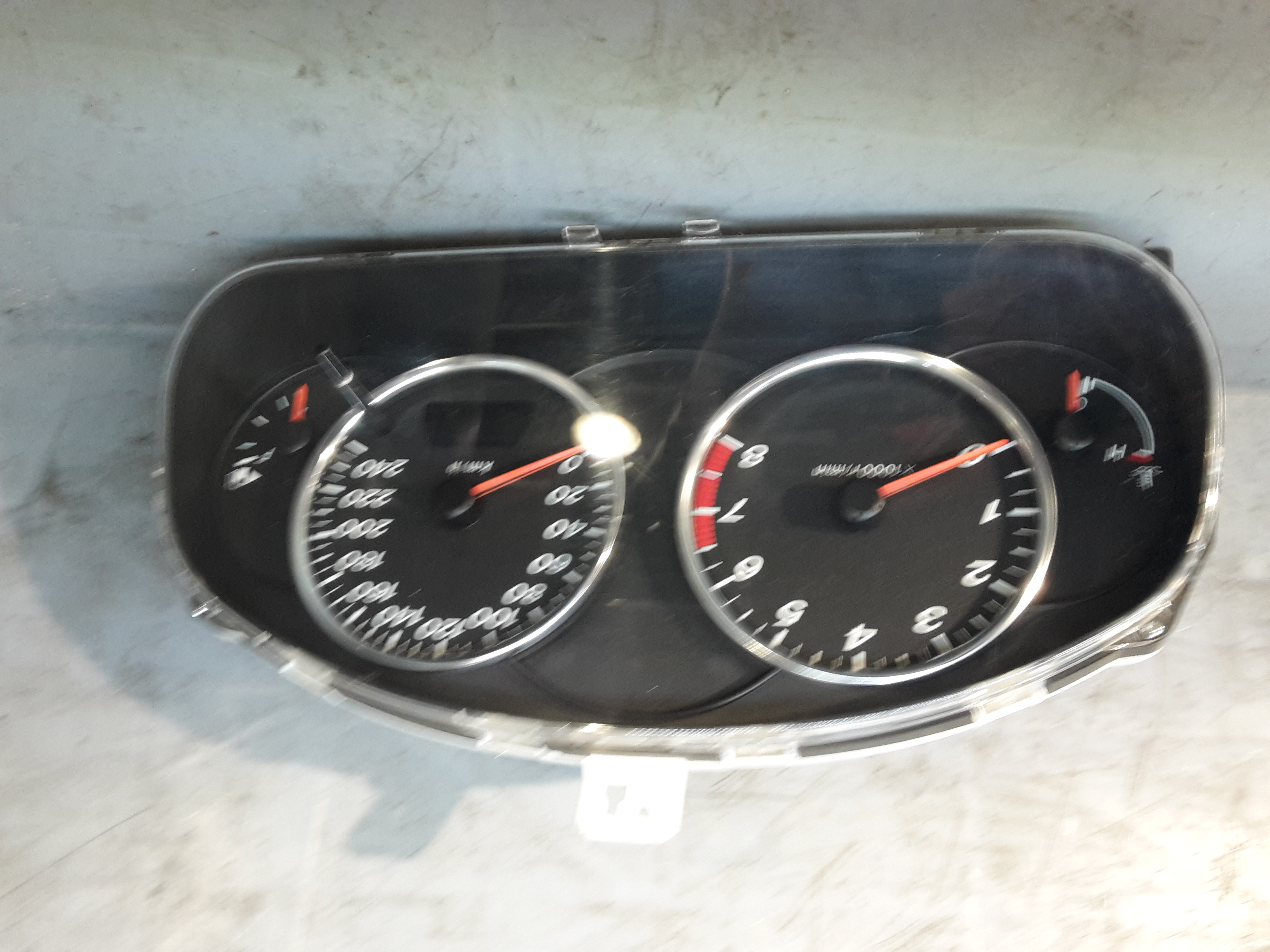 Mazda 6 Hatchback orig Kombiinstrumentenkombination Tachometer Bj 03