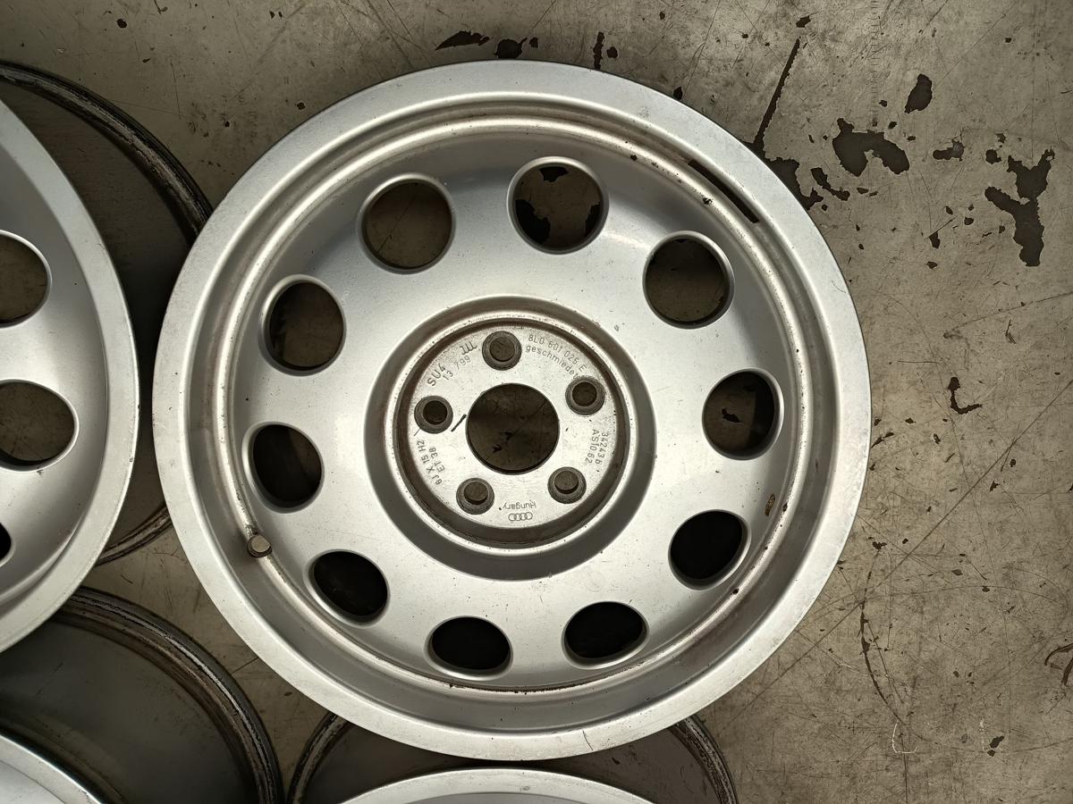 Audi A3 8L original Alufelgensatz Satz Alufelgen 8L0601025E Bj 1999