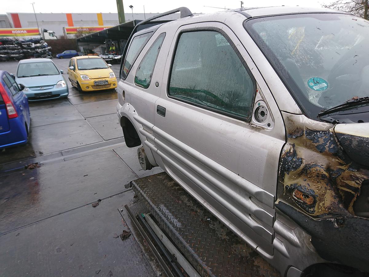 Land Rover Freelander orig Tür VR Beifahrertür 642 Silber Met Bj 2001