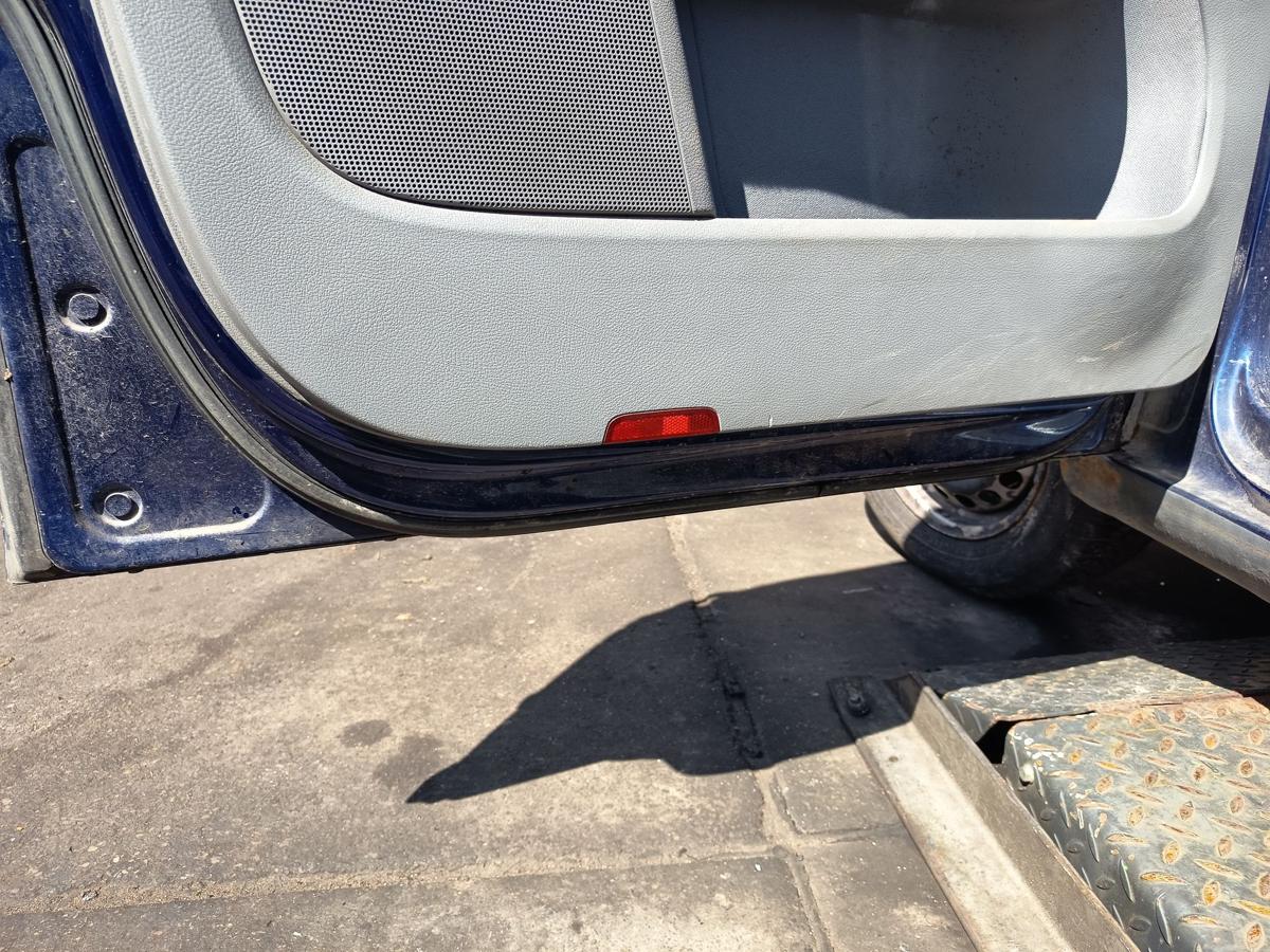 VW Golf Plus 5M original T&uuml;r vorn links Fahrer D5Q Shadow Blue Bj 2006
