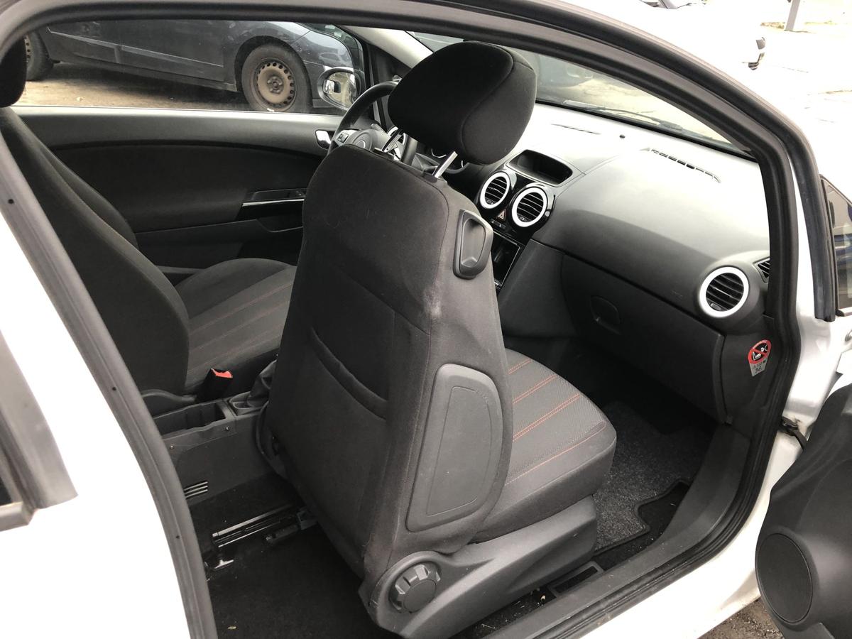 Opel Corsa D ab 2010 Sitz vorn rechts Beifahrersitz o Hzg 3t&uuml;rer Stoff Facelift