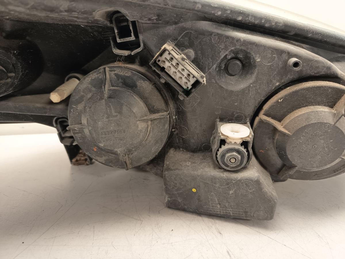 Peugeot 206+ original Scheinwerfer links Halogen Baujahr 2009