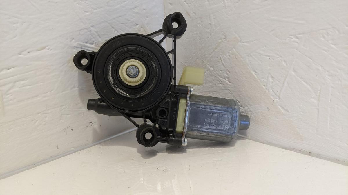 Audi A5 B9 F5 Fensterhebermotor hinten rechts Hebermotor