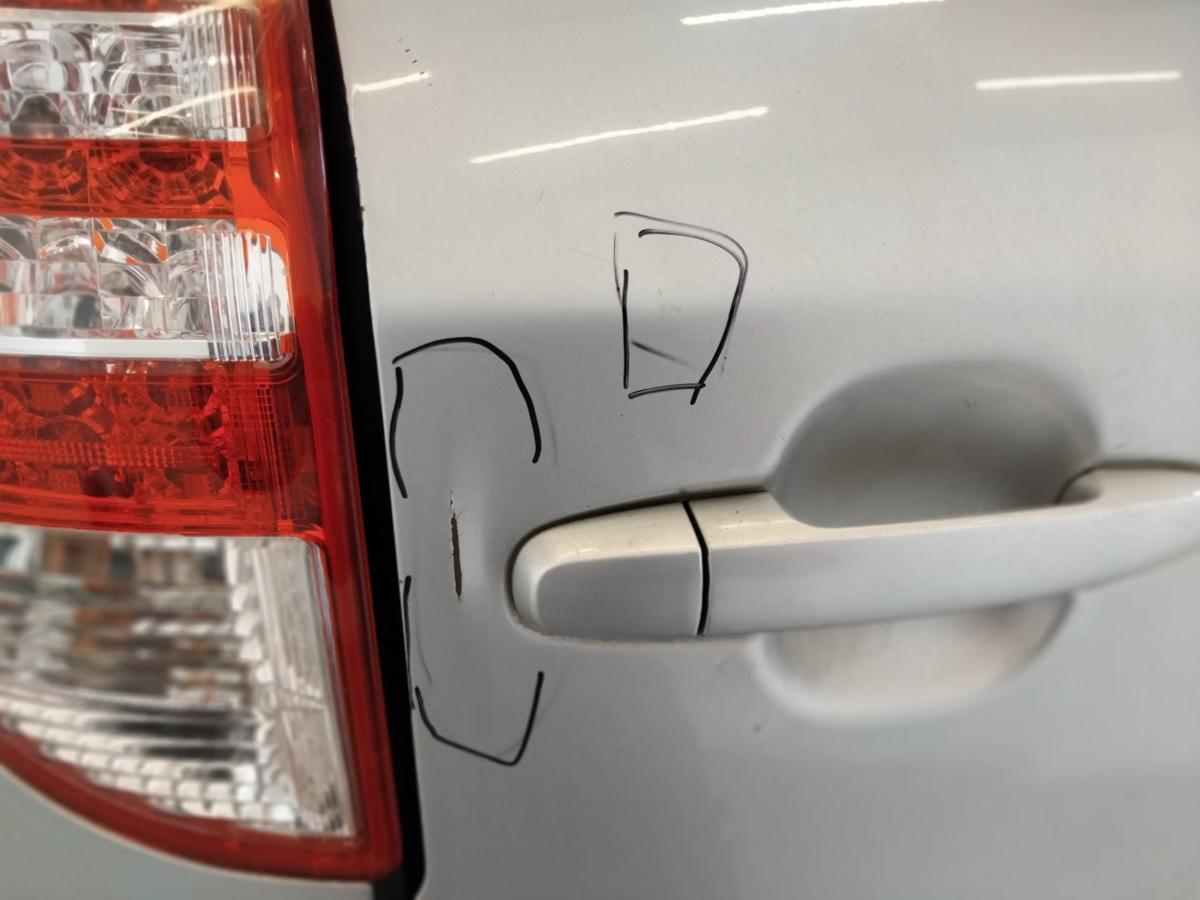 Toyota Rav4 3 original Heckklappe Hecktür mit Scheibe BJ2010 1F7 classic silbermetallic