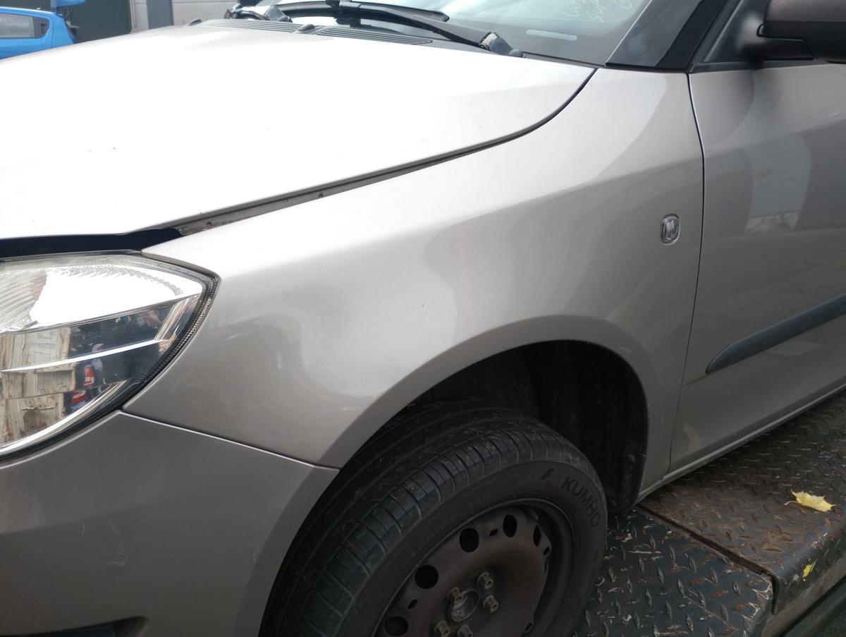 Skoda Fabia II Kombi 5J orig Kotflügel links F8H Beige Facelift Bj 2010 Skoda Fabia II Kombi 5J orig Kotflügel links F8H Beige Facelift Bj 2010