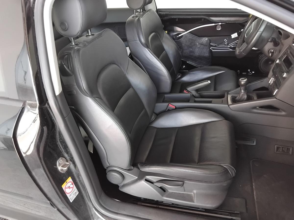Audi A3 8P orig.Sitz vorn rechts Beifahrersitz Leder beheizt 3türig BJ2010
