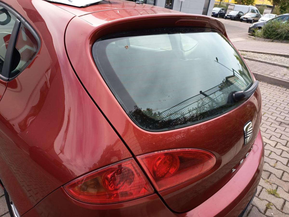 Seat Leon 1P original Heckklappe mit Scheibe LS3X Rojo Rubi Perlado Met. Bj 2005
