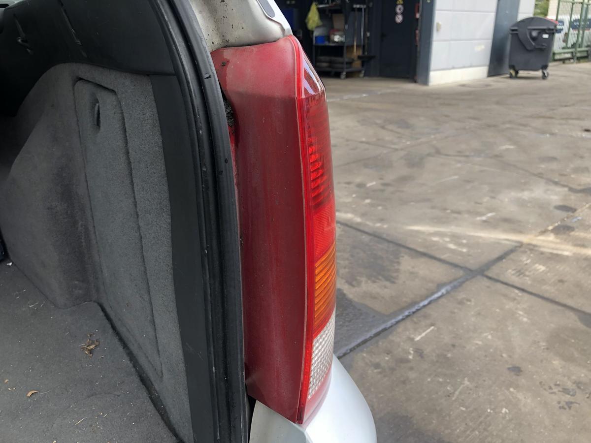 Ford Focus Turnier DNW original Rückleuchte rechts Heck/Schluss/Licht Bj 2001