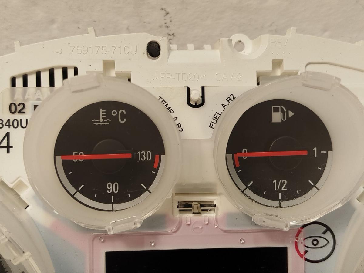 Opel Astra J Caravan Kombiinstrument Tacho Benzin OEM nicht entheiratet