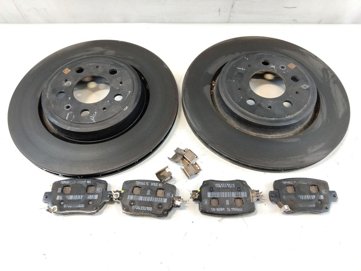 Tesla Model Y Performance original Satz Bremsscheiben hinten mit Bremsbelägen