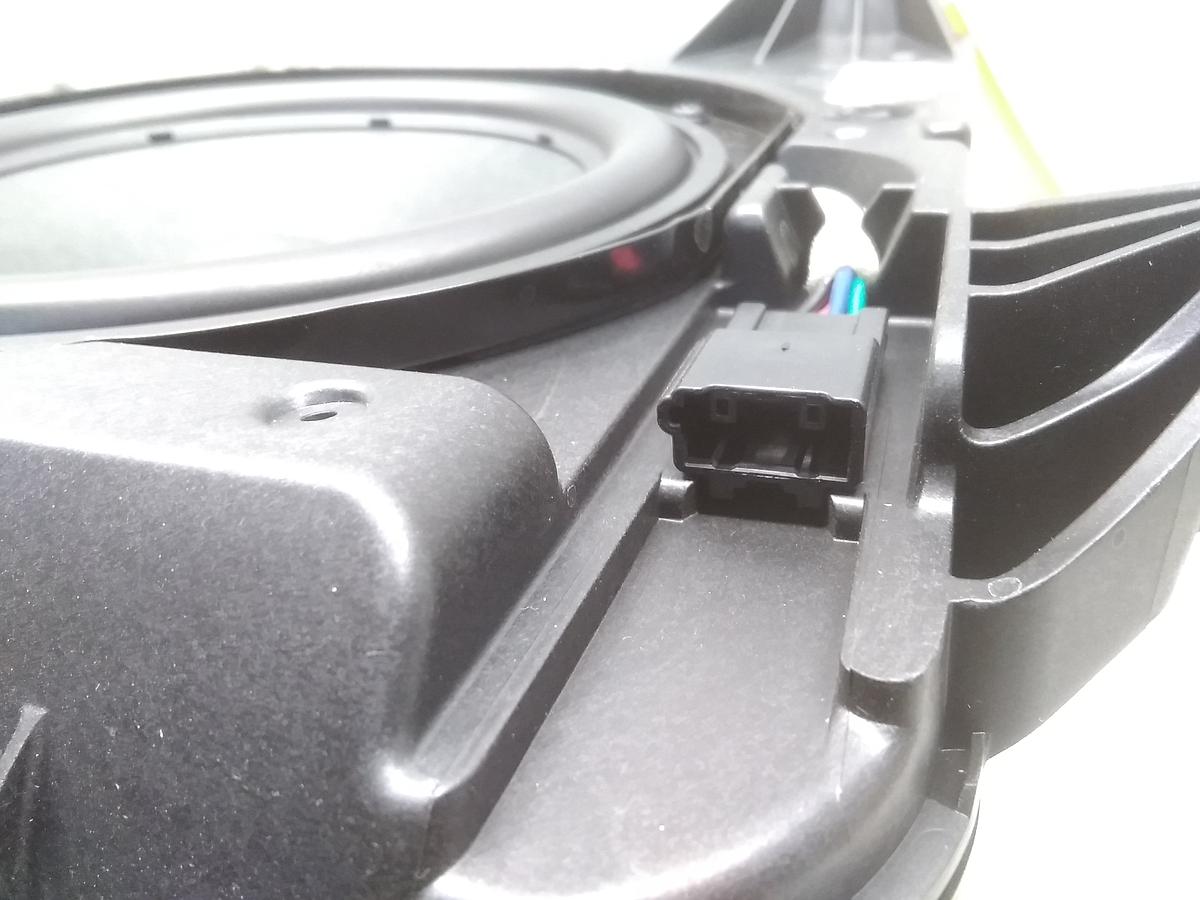 Tesla Model Y original Subwoofer Bassbox 1656267-00-A