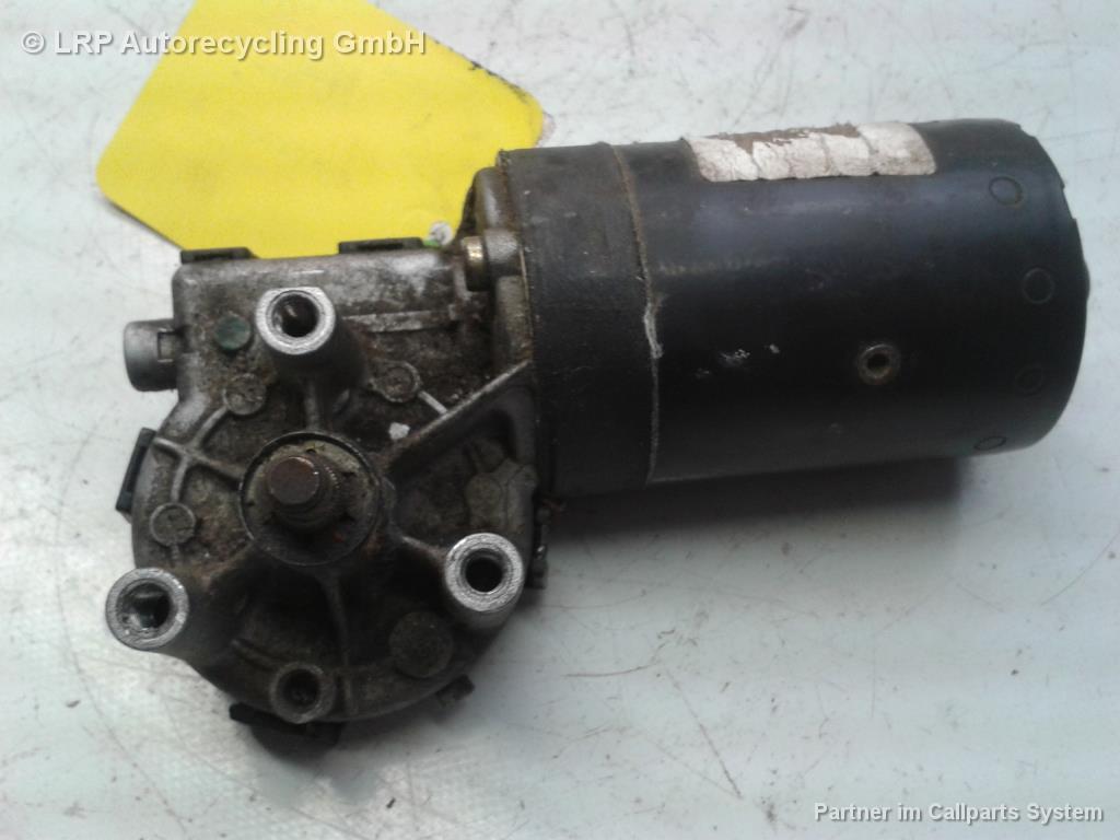 VW Passat 3B Variant Wischermotor vorn 8D1955113A 0390241132 BOSCH BJ1998