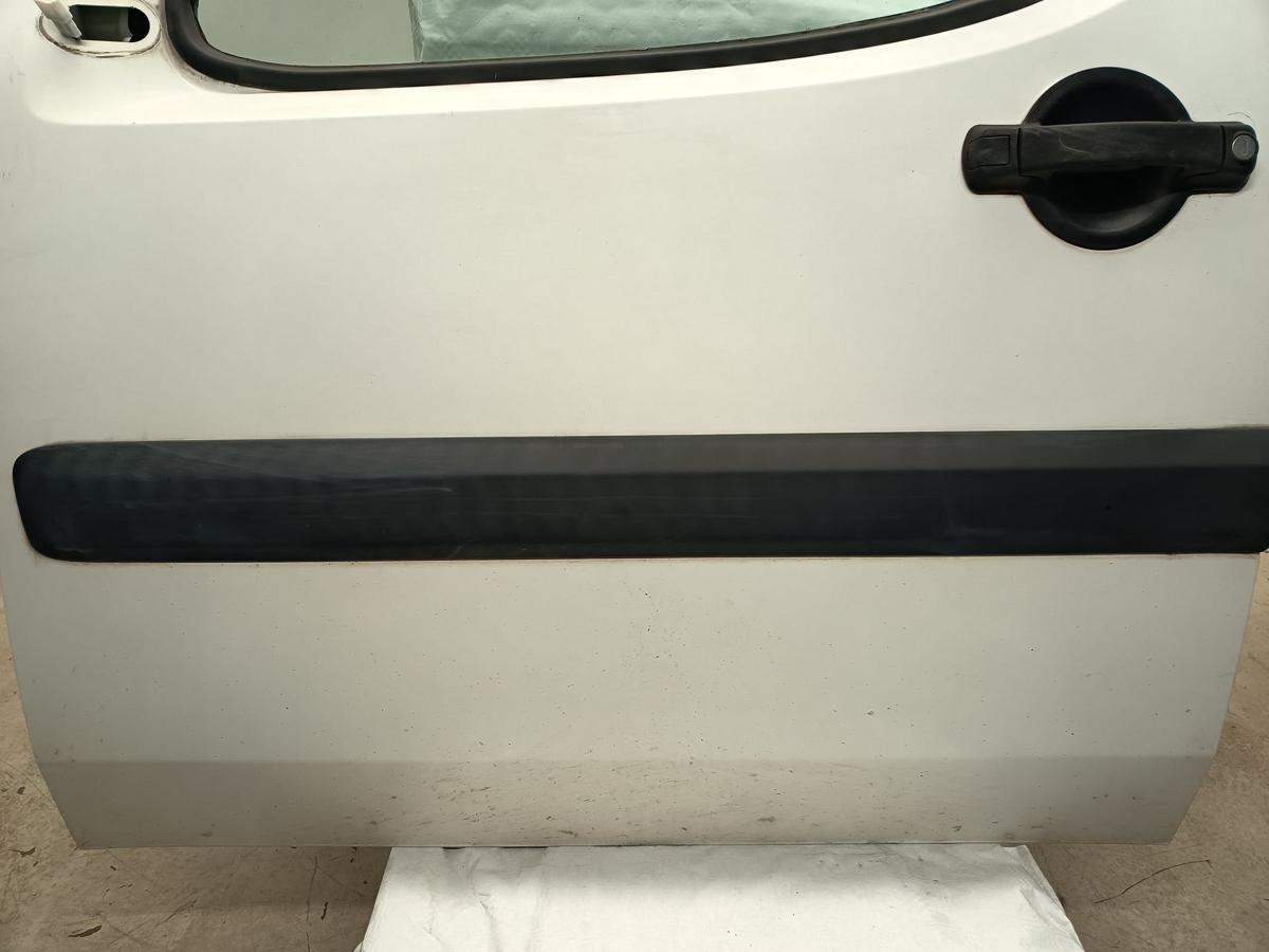 Fiat Doblo 223 original T&uuml;r vorne links wei&szlig; Baujahr 2009