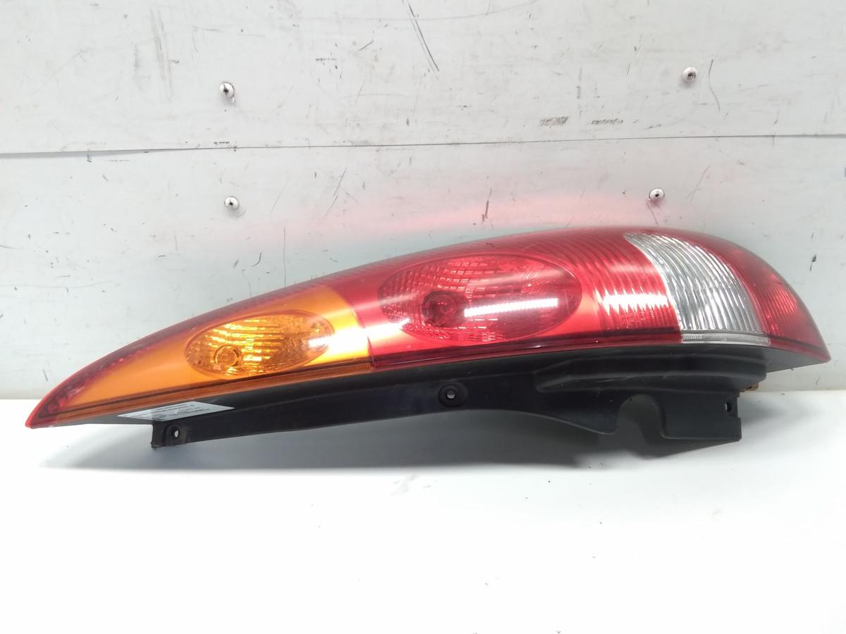 Nissan Almera Tino original Rückleuchte Heckleuchte rechts Bj.2003