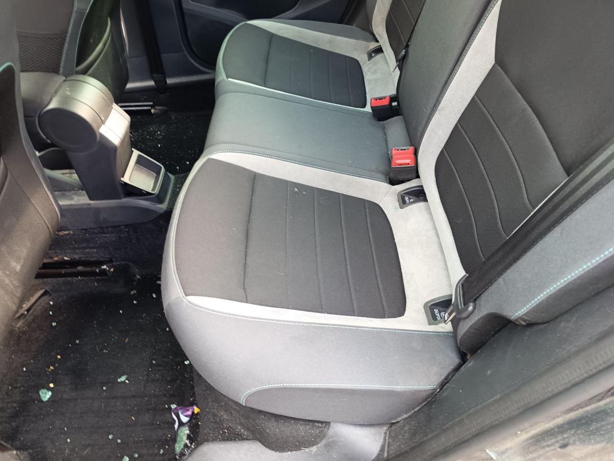 Skoda Fabia III NJ original R&uuml;cksitzbank Fond geteilt Stoff/Alcantara Bj 2015