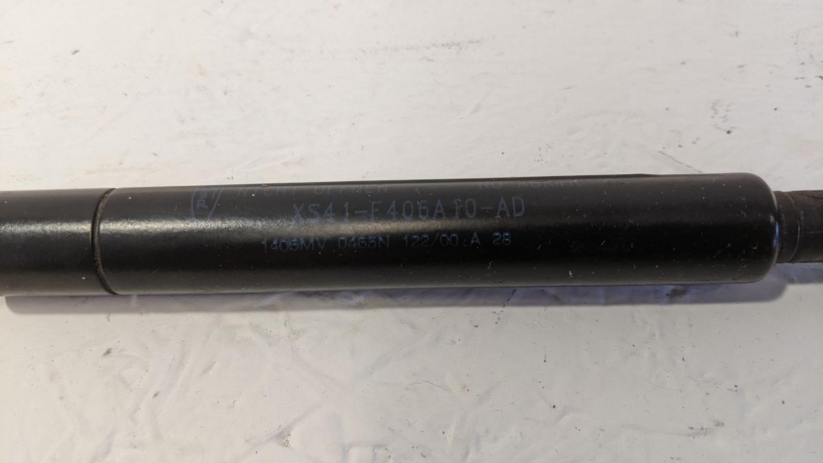 Ford Focus Limo Satz Gasdruckd&auml;mpfer Gasfeder D&auml;mpfer Heckklappe