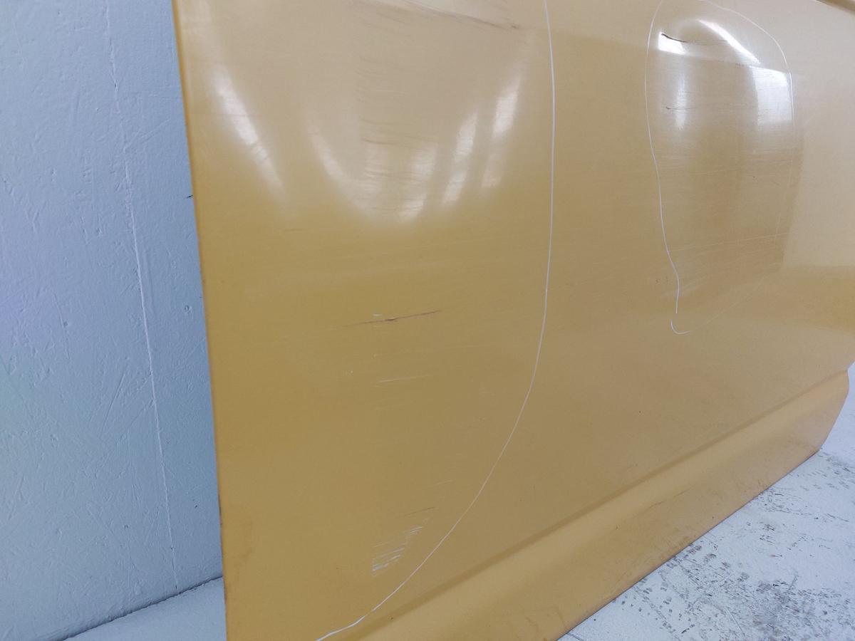 VW T5 7H Transporter Schiebet&uuml;r rechts mit Scheibe Postgelb Dellen tiefe Kratzer