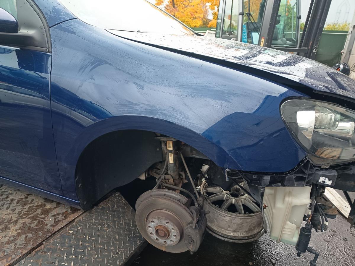 VW Golf VI 6 Limo original Kotflügel rechts LD5Q Blau Bj 2009 VW Golf VI 6 Limo original Kotflügel rechts LD5Q Blau Bj 2009