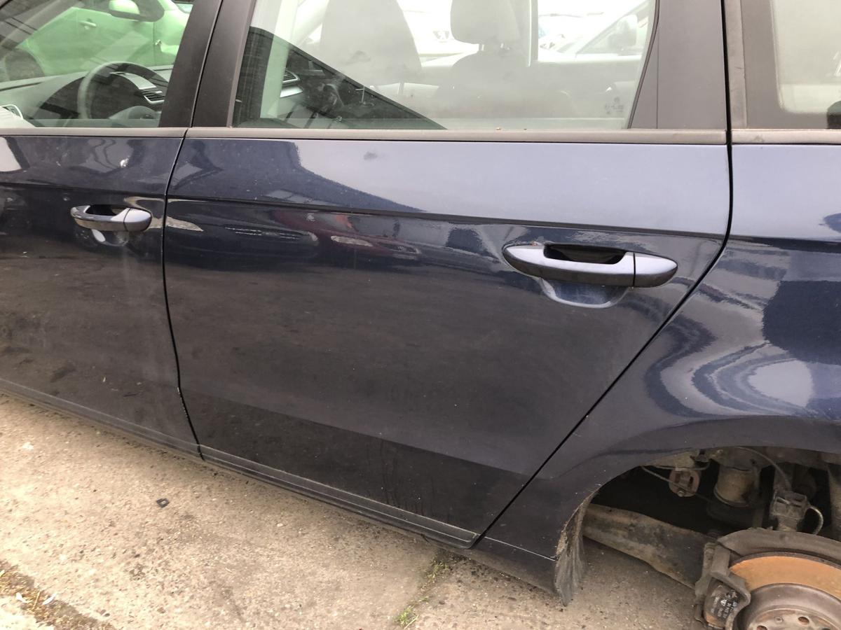 VW Passat 3C B7 Variant T&uuml;r hinten links Fondt&uuml;r im Rohbau Anrostungen LH5X