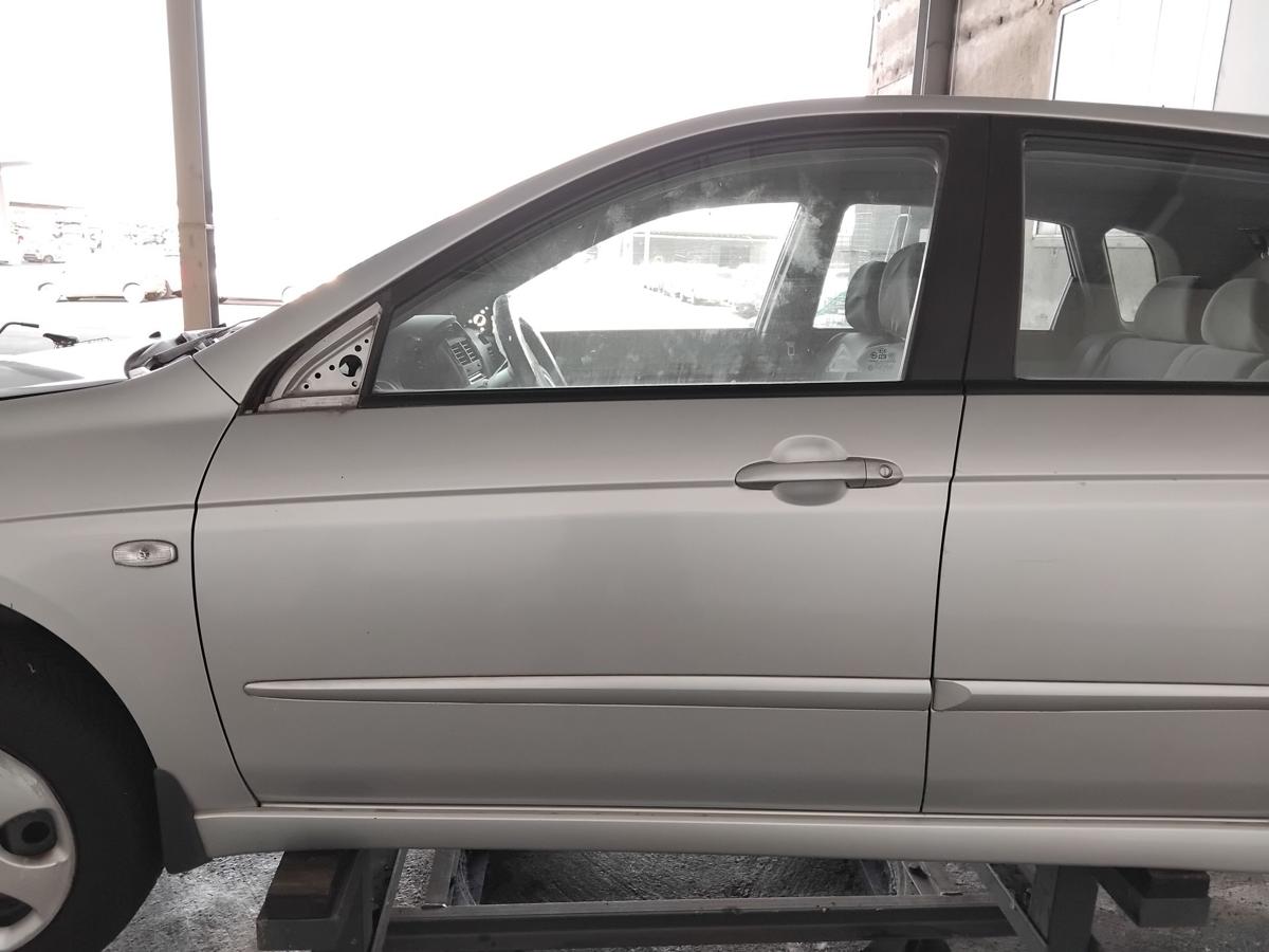 Kia Cerato FE T&uuml;r vorn links Fahrert&uuml;r 6C clear silver BJ2008