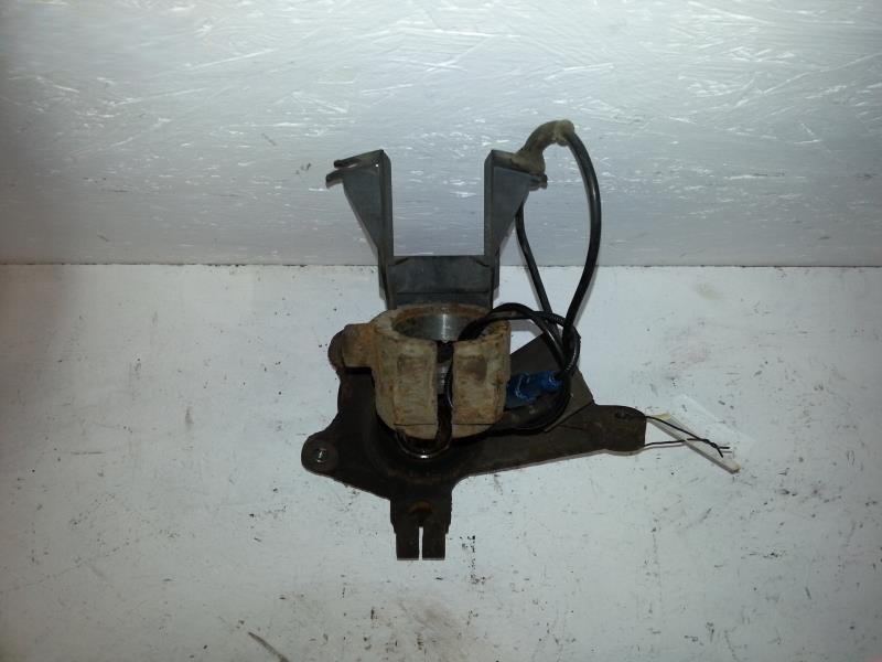 Peugeot 206 Bj 03 Achsschenkel Radlagergeh&auml;use vorn rechts 1,4 55kw ABS