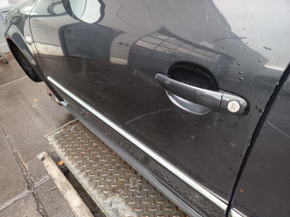 VW Passat 3BG original T&uuml;r vorn links Fahrer C9Z Black Magic Bj 2003